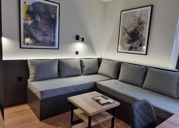 Anima Bela Reka C121, *